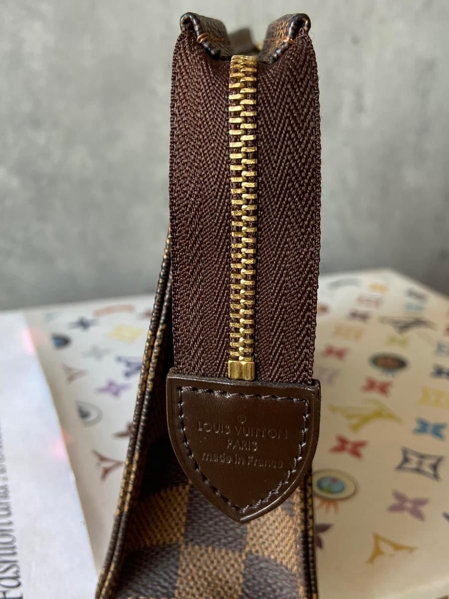 LV Toiletry 19 Damier Ebene