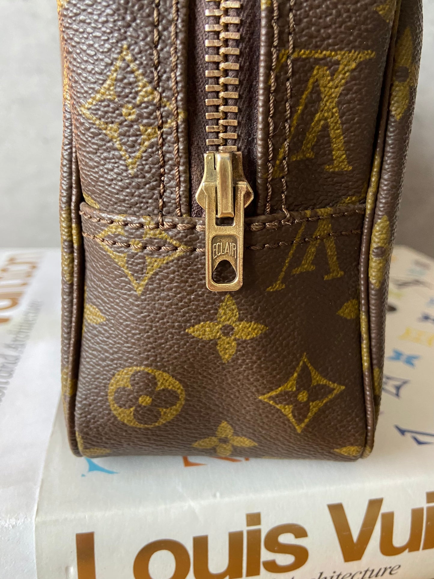 LV Trousse 28