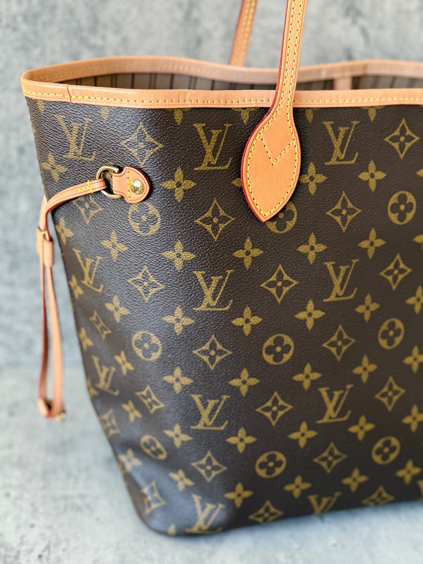 LV Neverfull MM Beige