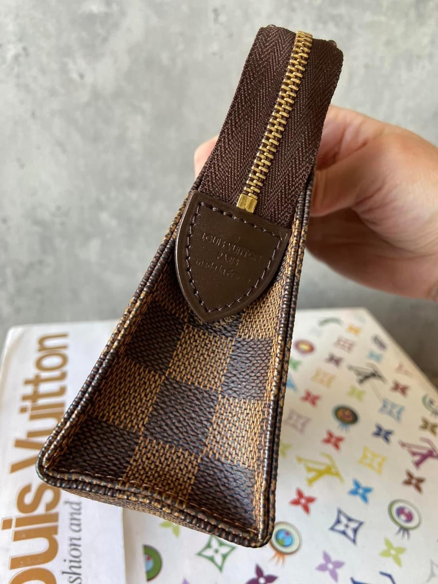 LV Toiletry 19 Damier Ebene