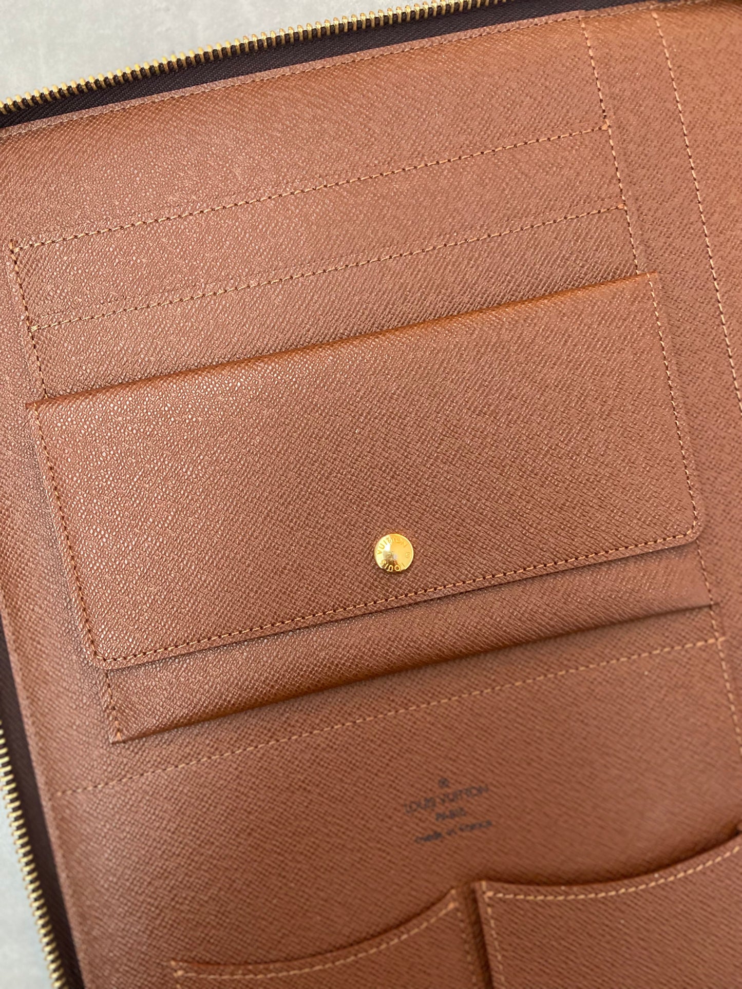 LV ZIPPED COVER GM