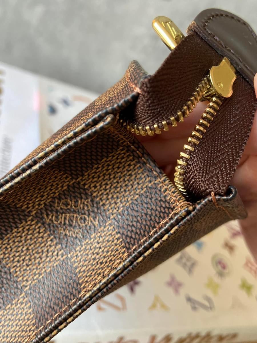 LV Toiletry 15 Damier Ebene