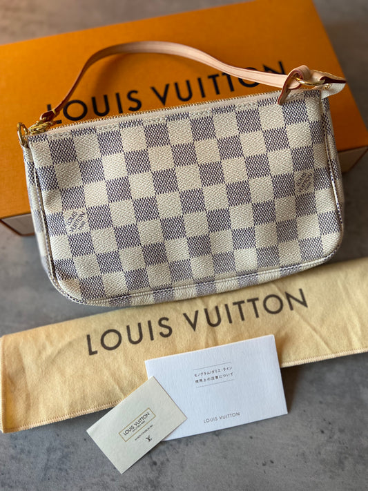 LV Pochette Accesoires Azur