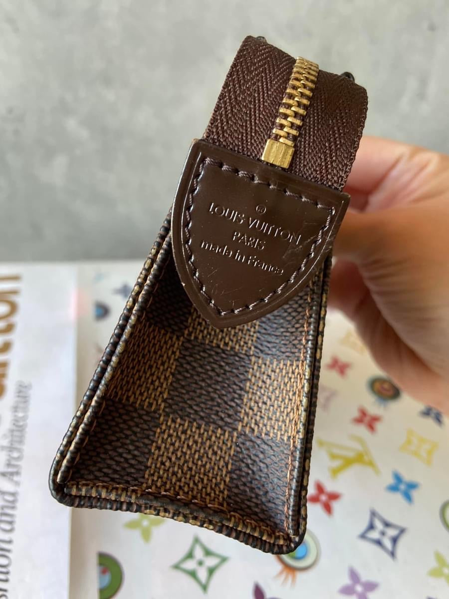 LV Toiletry 15 Damier Ebene