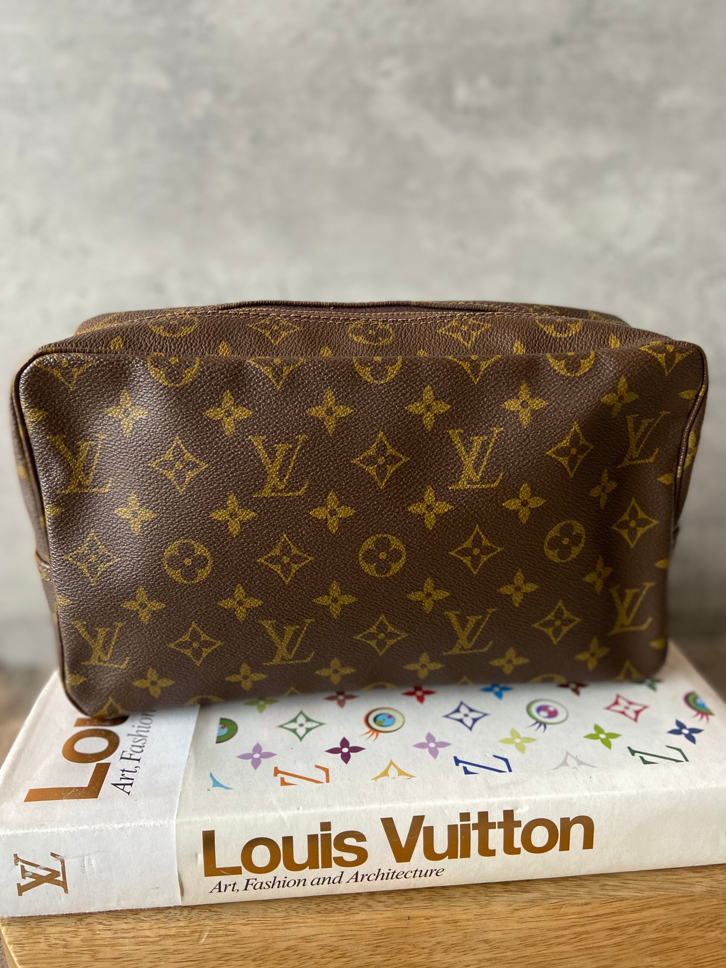 LV Trousse 28