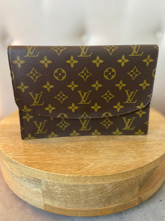 LV Rabat 23 Clutch