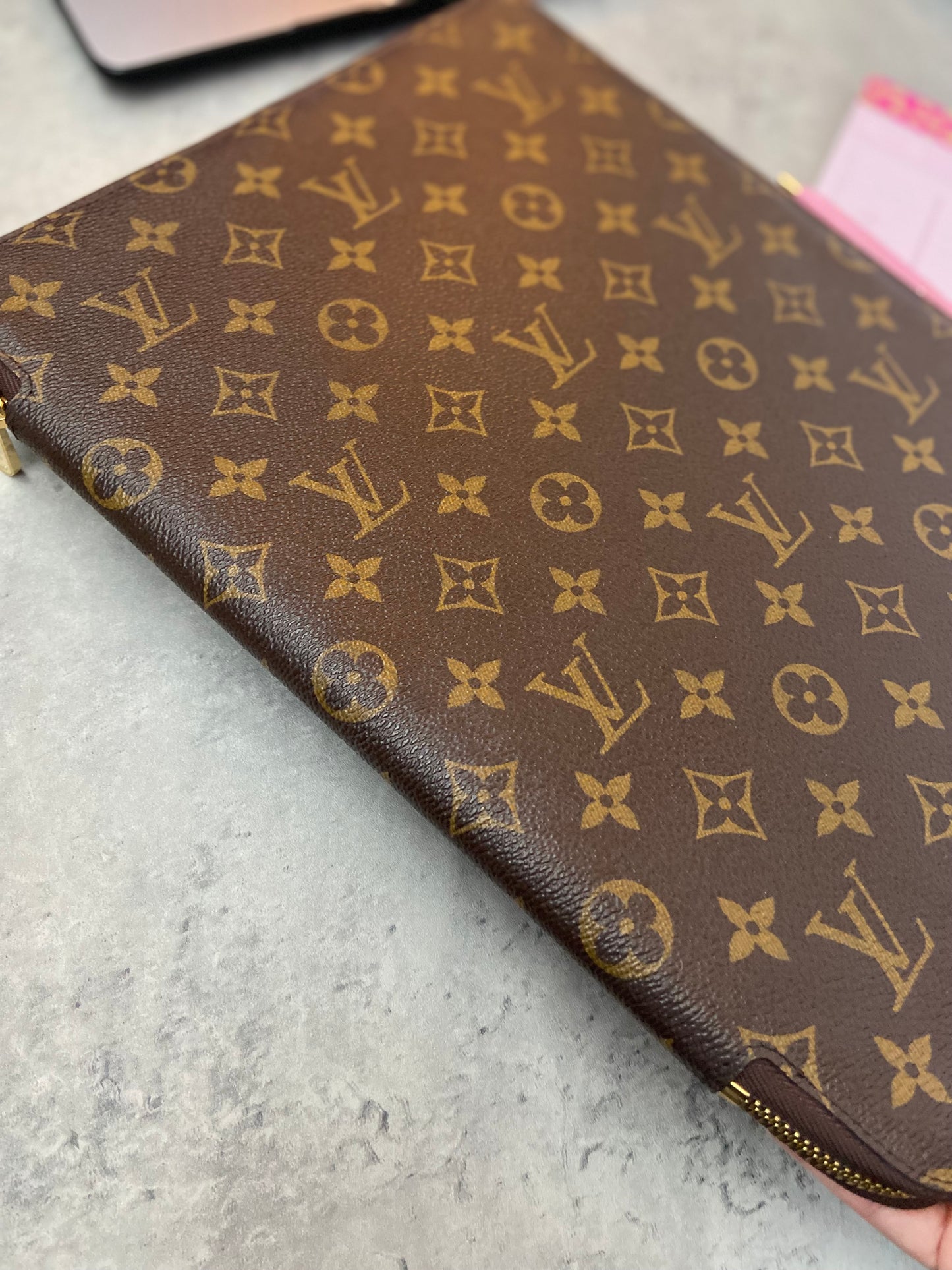 LV ZIPPED COVER GM