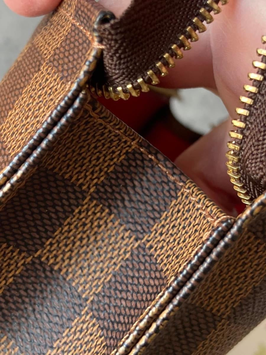 LV Toiletry 19 Damier Ebene