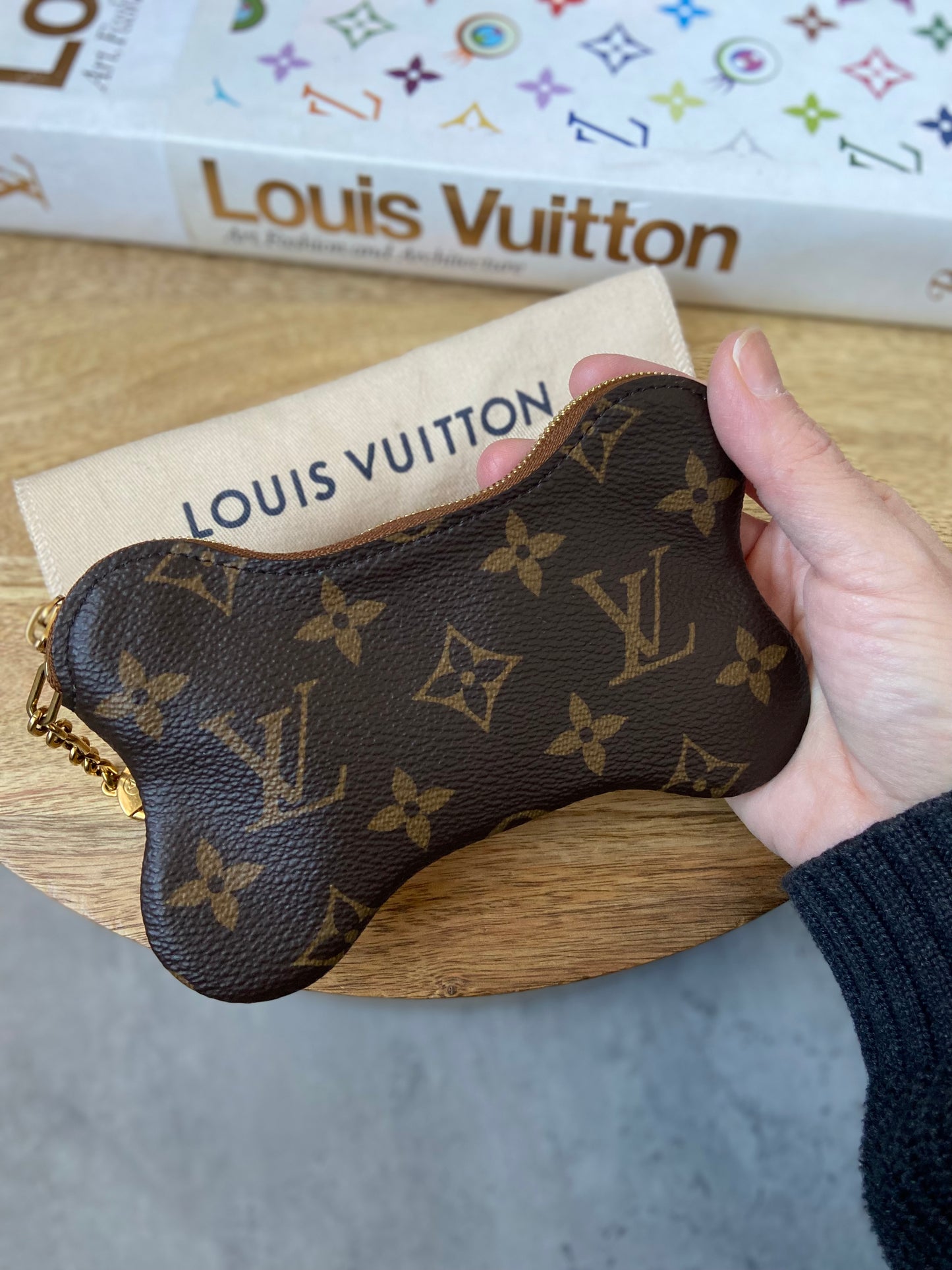 LV Bone Key Pouch